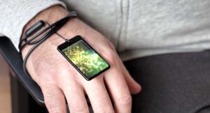 Accesorio Cuántico de Quantum Vida en la mano